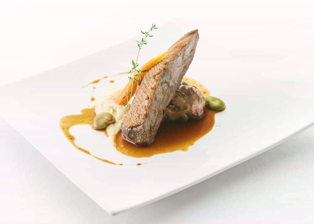 フランス産鴨肉のローストともも肉のコンフィ